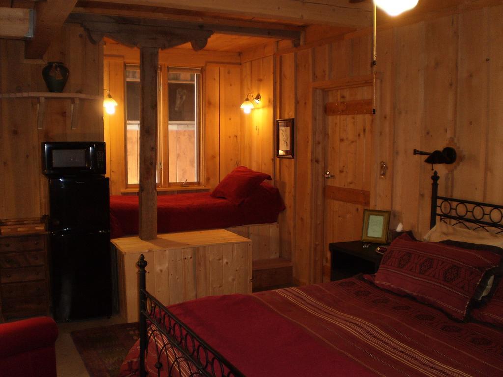 Silver River Adobe Inn Bed And Breakfast ファーミントン エクステリア 写真